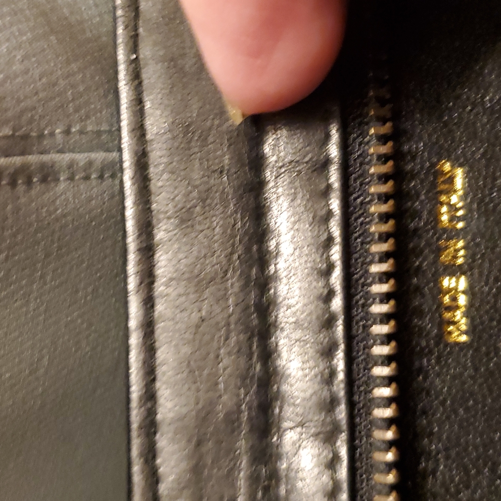 CHANEL Black Quilted Shoulder Bag - Picture 5 of 14